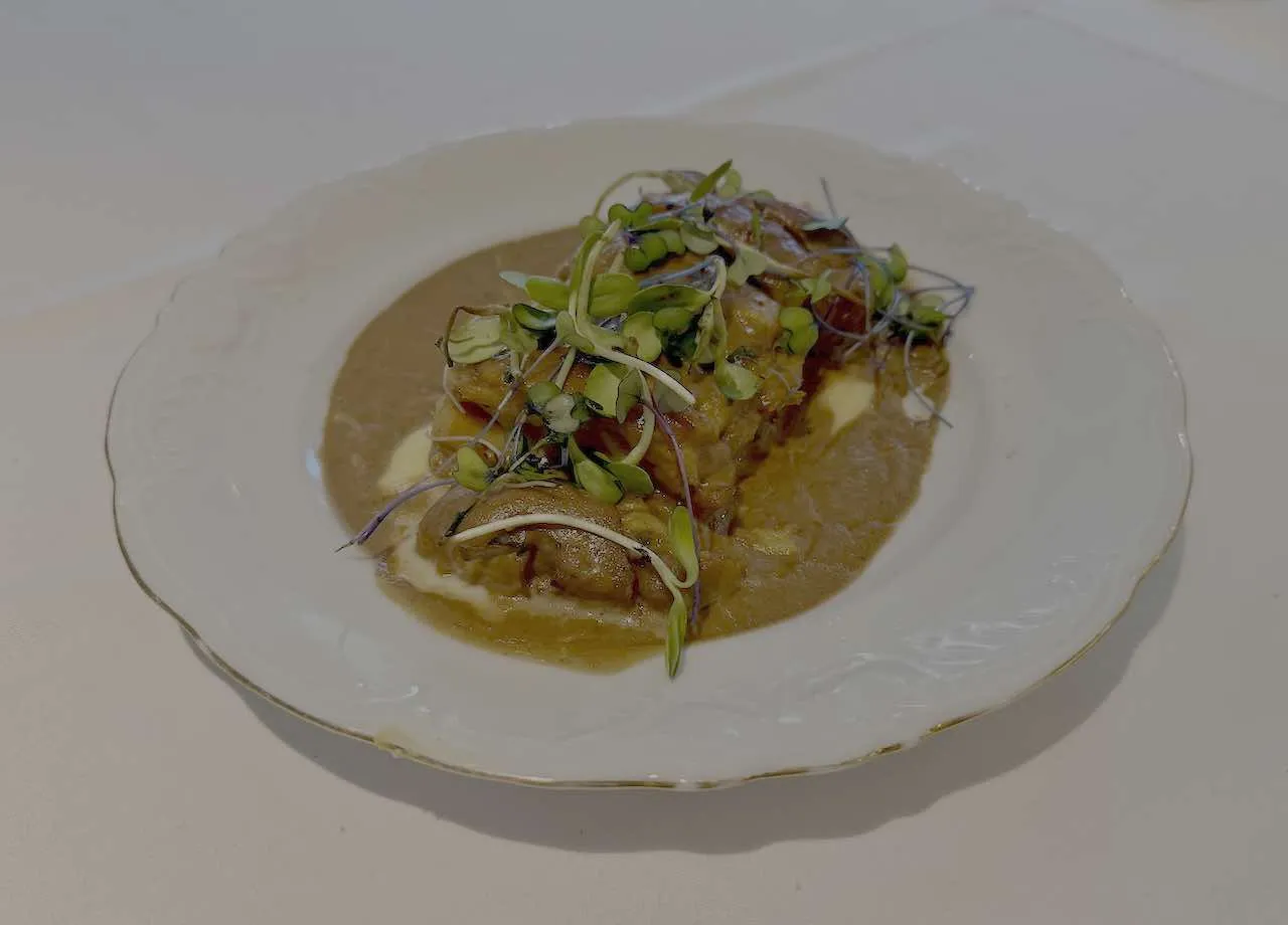 Pularda con puré de castañas